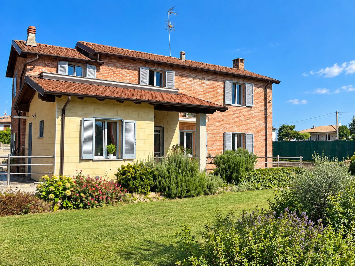 Casa indipendente con giardino a Torrazza Coste