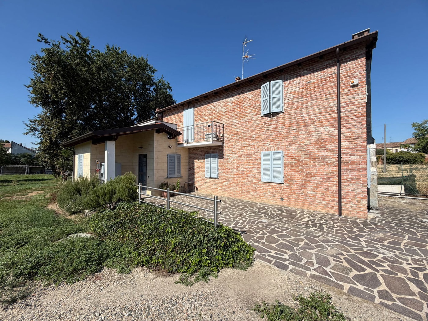 Casa indipendente con giardino a Torrazza Coste