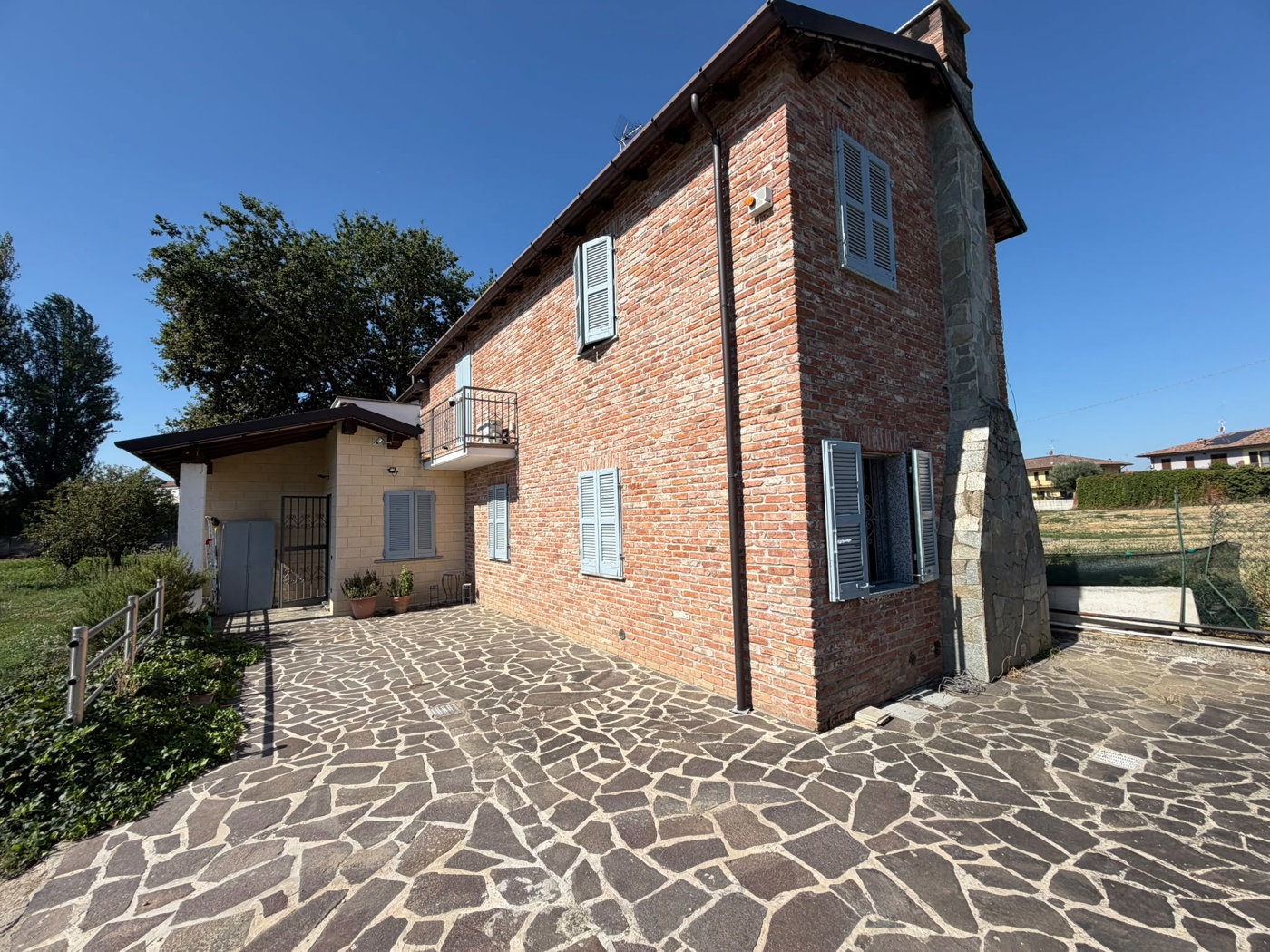 Casa indipendente con giardino a Torrazza Coste