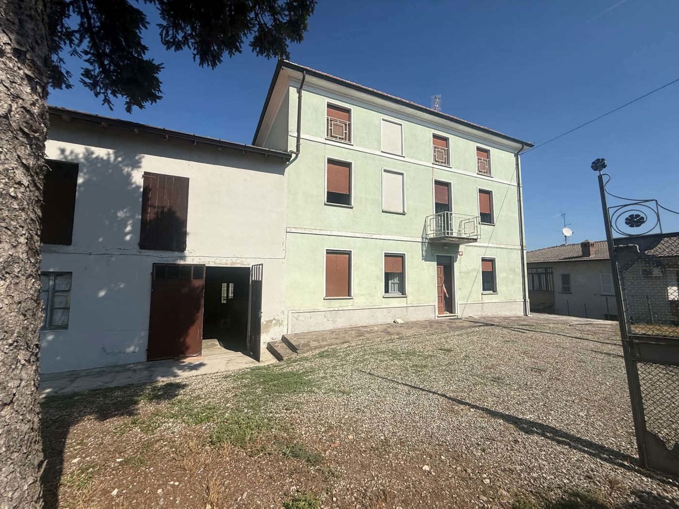 Casa indipendente con giardino a Rovescala