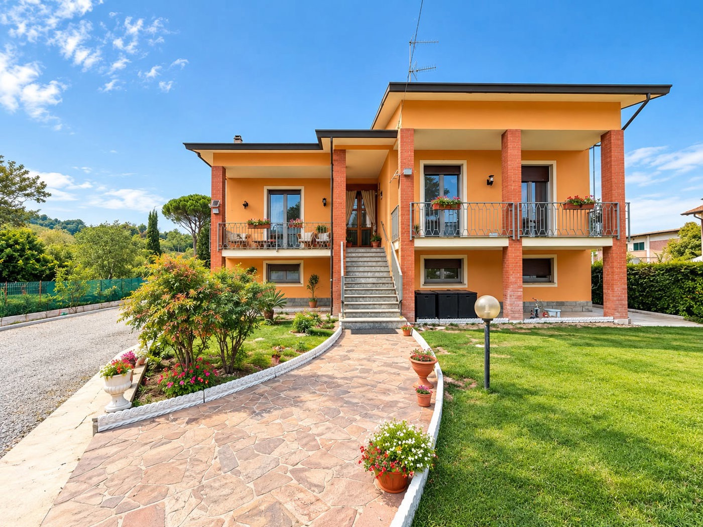 Villa con giardino a Santa Giuletta
