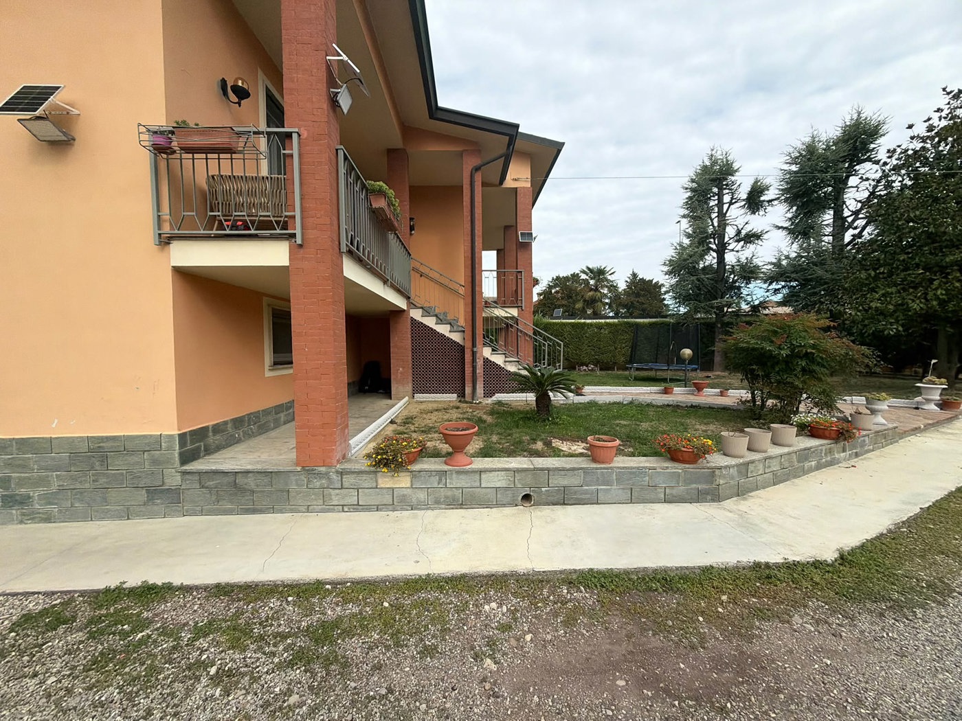 Villa con giardino a Santa Giuletta