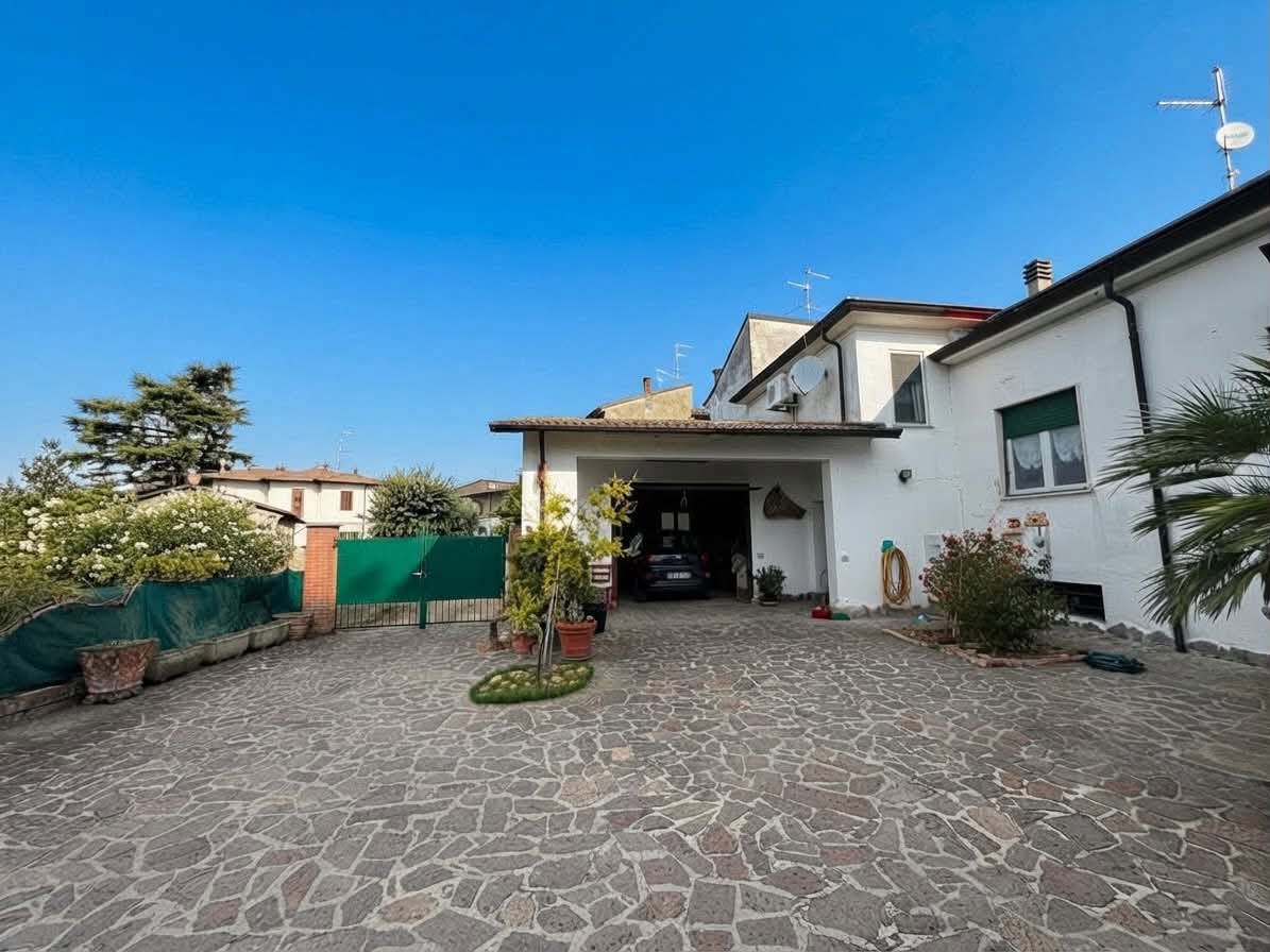 Casa indipendente con giardino a San Damiano al Colle