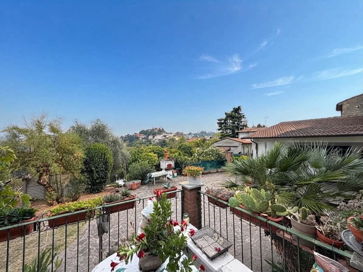 Casa indipendente con giardino a San Damiano al Colle
