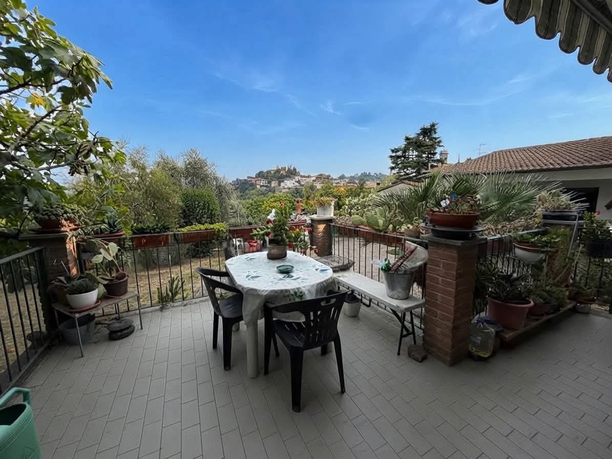Casa indipendente con giardino a San Damiano al Colle