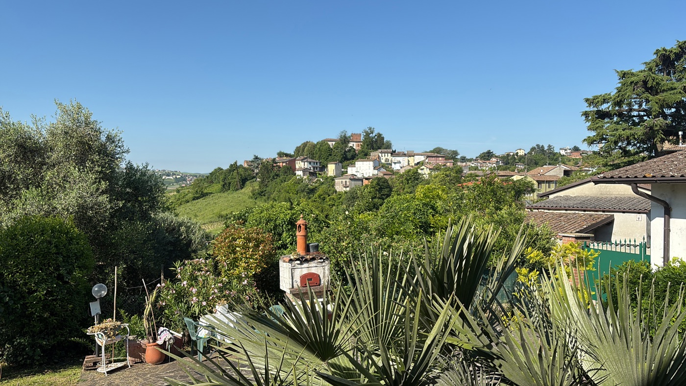 Casa indipendente con giardino a San Damiano al Colle