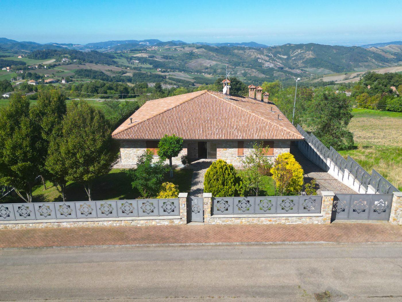 Villa in vendita a Colli Verdi