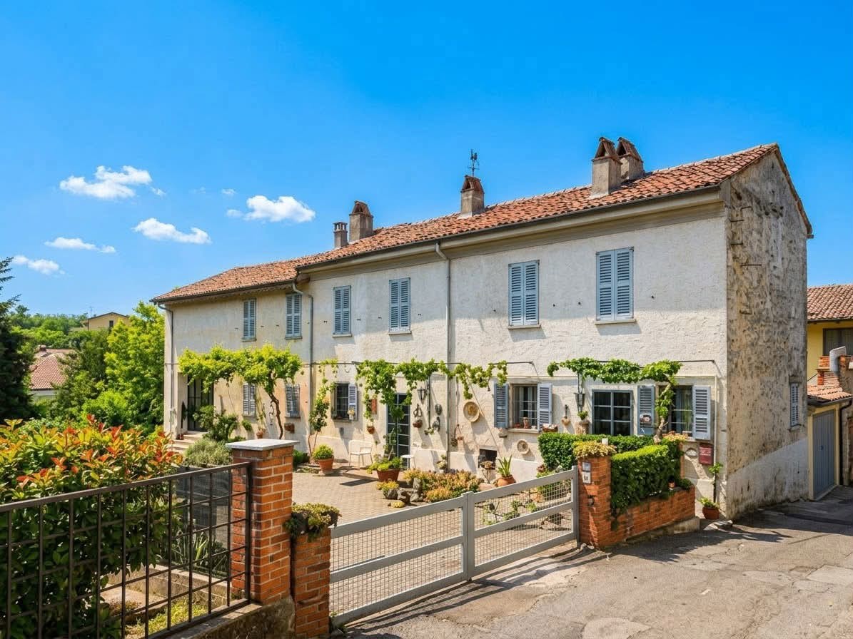 Casa indipendente con giardino a Stradella