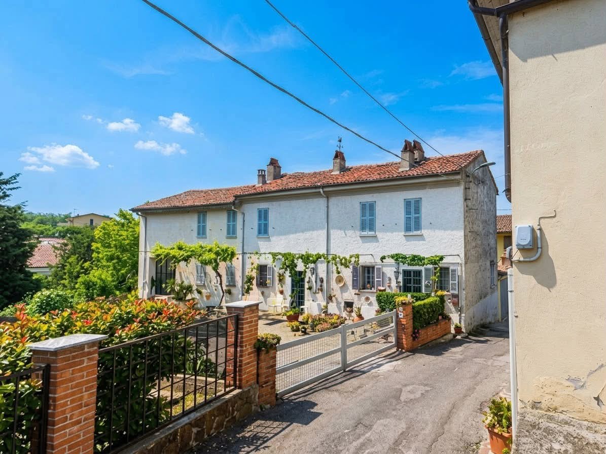 Casa indipendente con giardino a Stradella