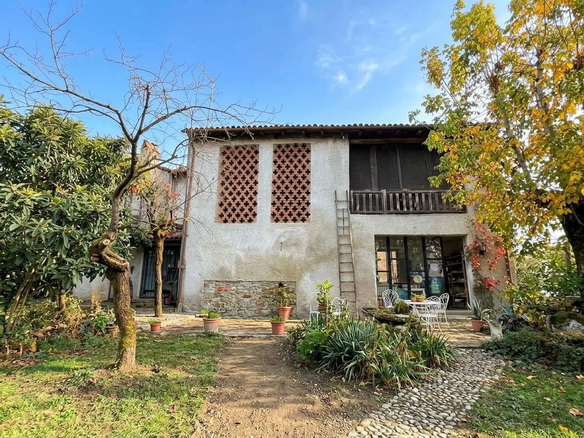 Casa indipendente con giardino a Stradella