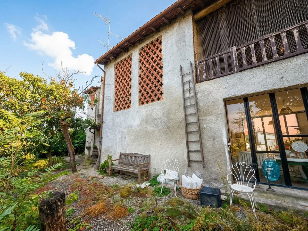 Casa indipendente con giardino a Stradella