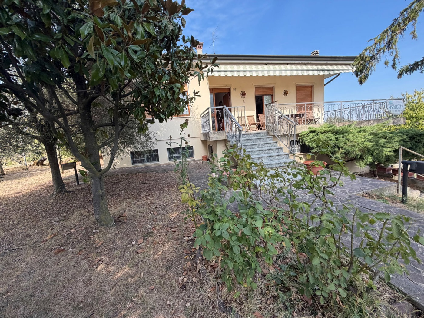 Villa con giardino a Montalto Pavese