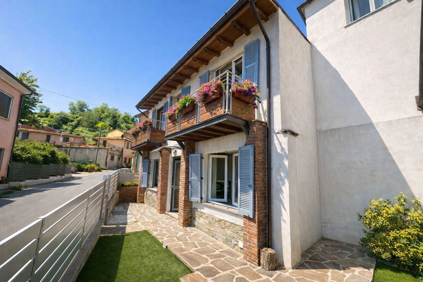 Rustico con giardino a Mont� Beccaria