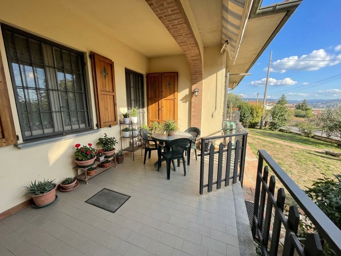 Villa Bifamiliare con giardino a Mont� Beccaria