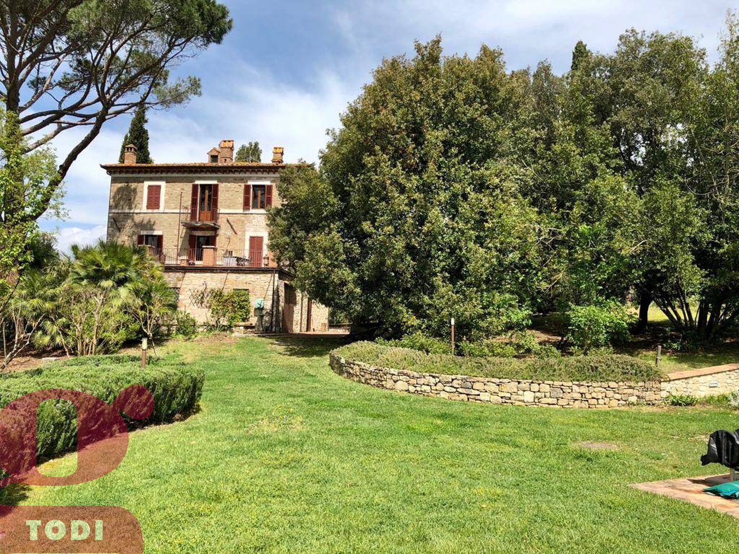 Villa arredata in affitto a Todi