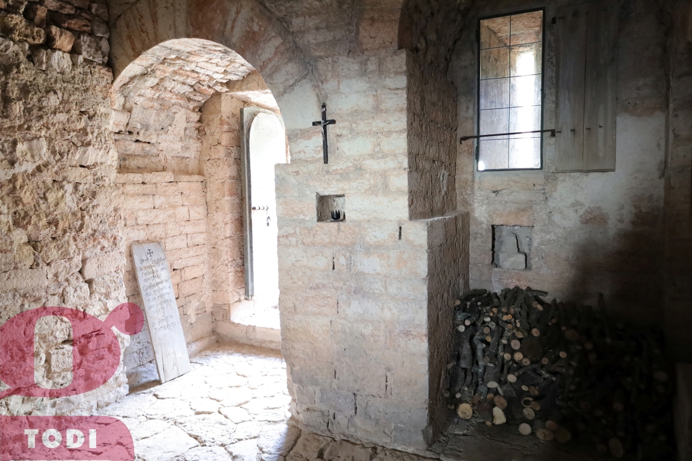 Rustico con giardino a Massa Martana