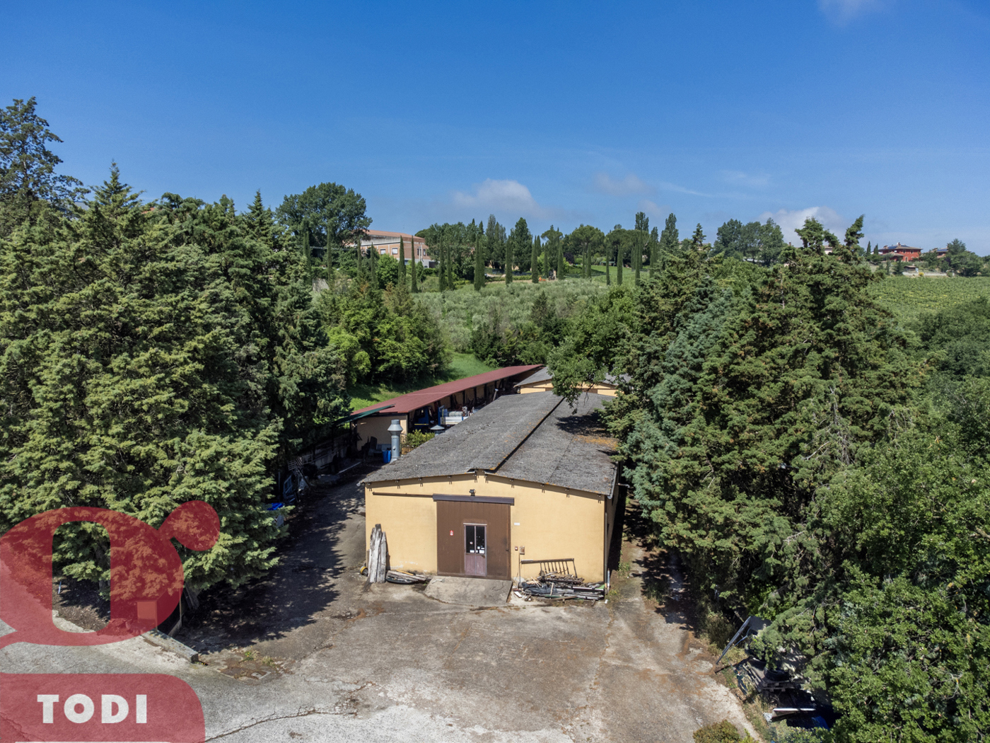Capannone in vendita a Todi
