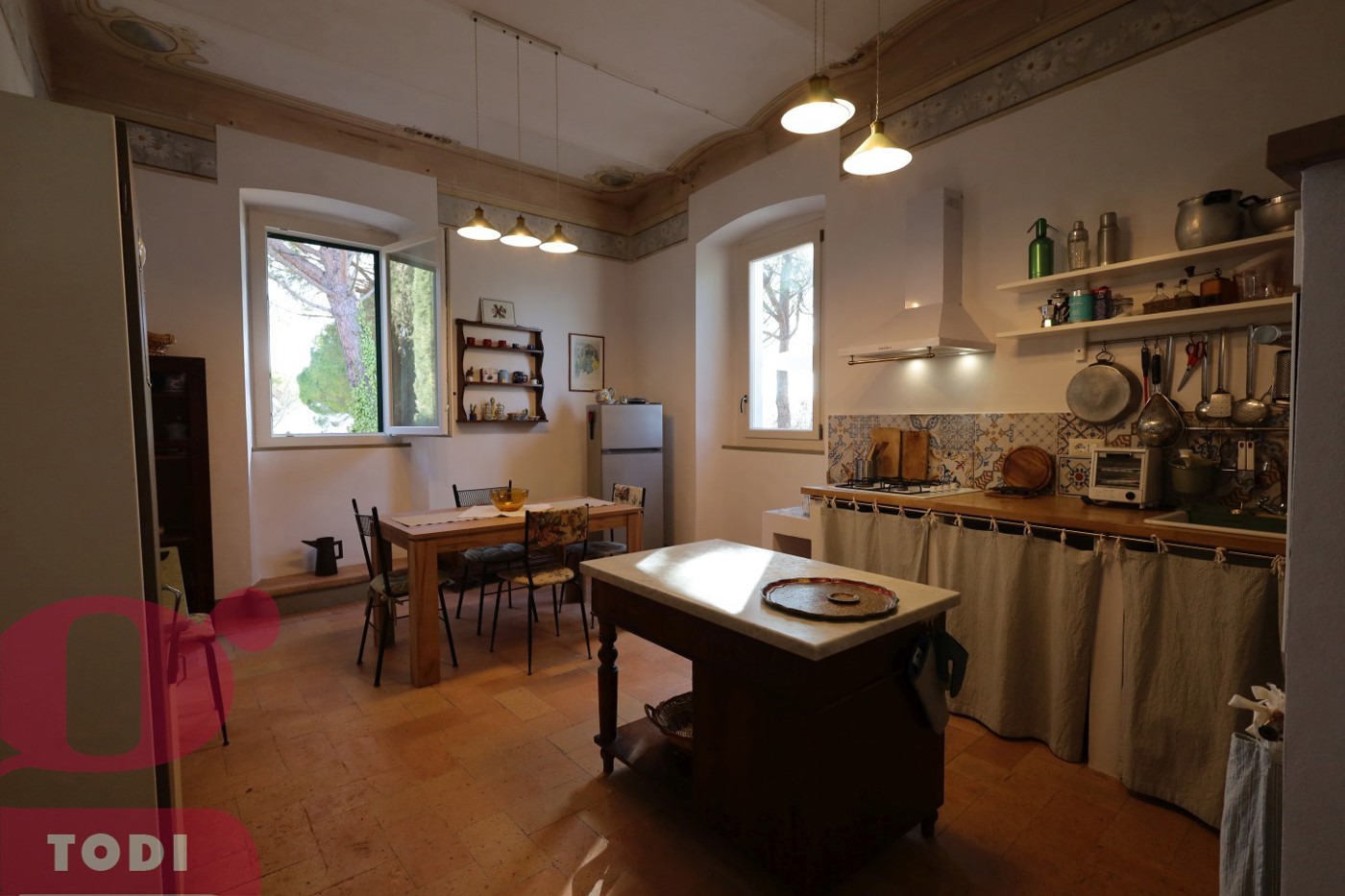 Quadrilocale arredato in affitto a Todi