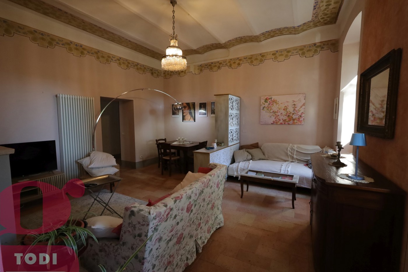 Quadrilocale arredato in affitto a Todi