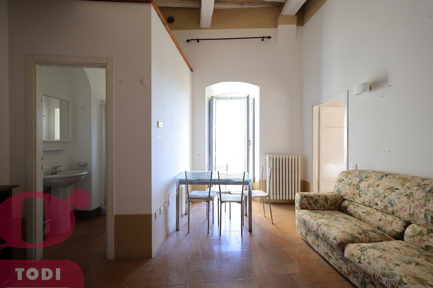 Bilocale arredato in affitto a Todi