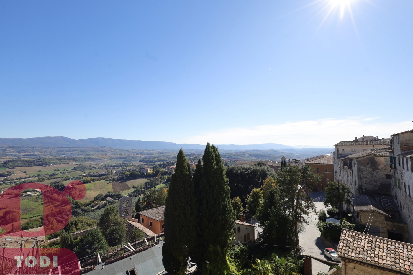 Bilocale arredato in affitto a Todi