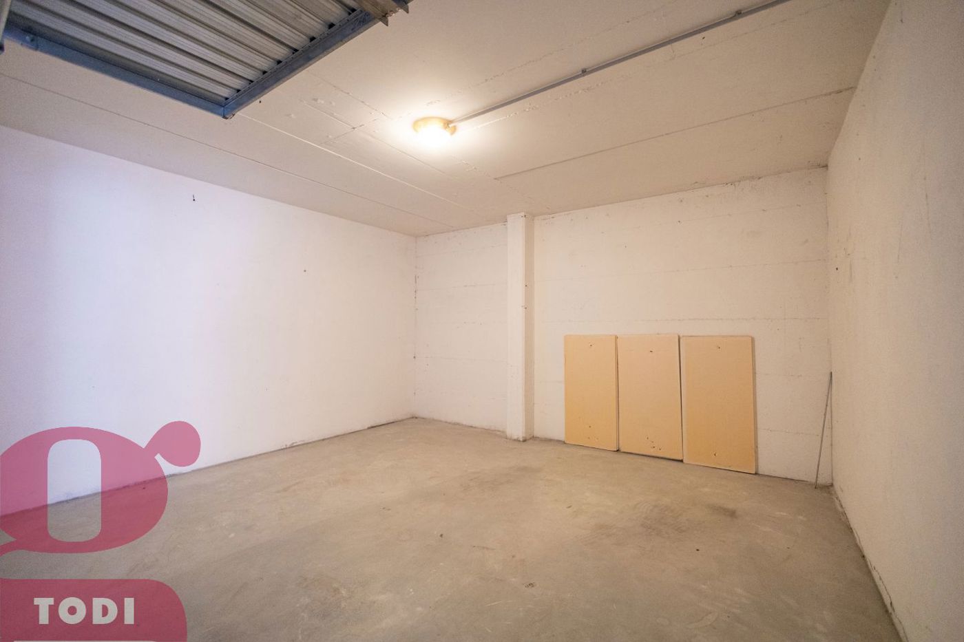 Box/Garage 24mq in vendita a Todi