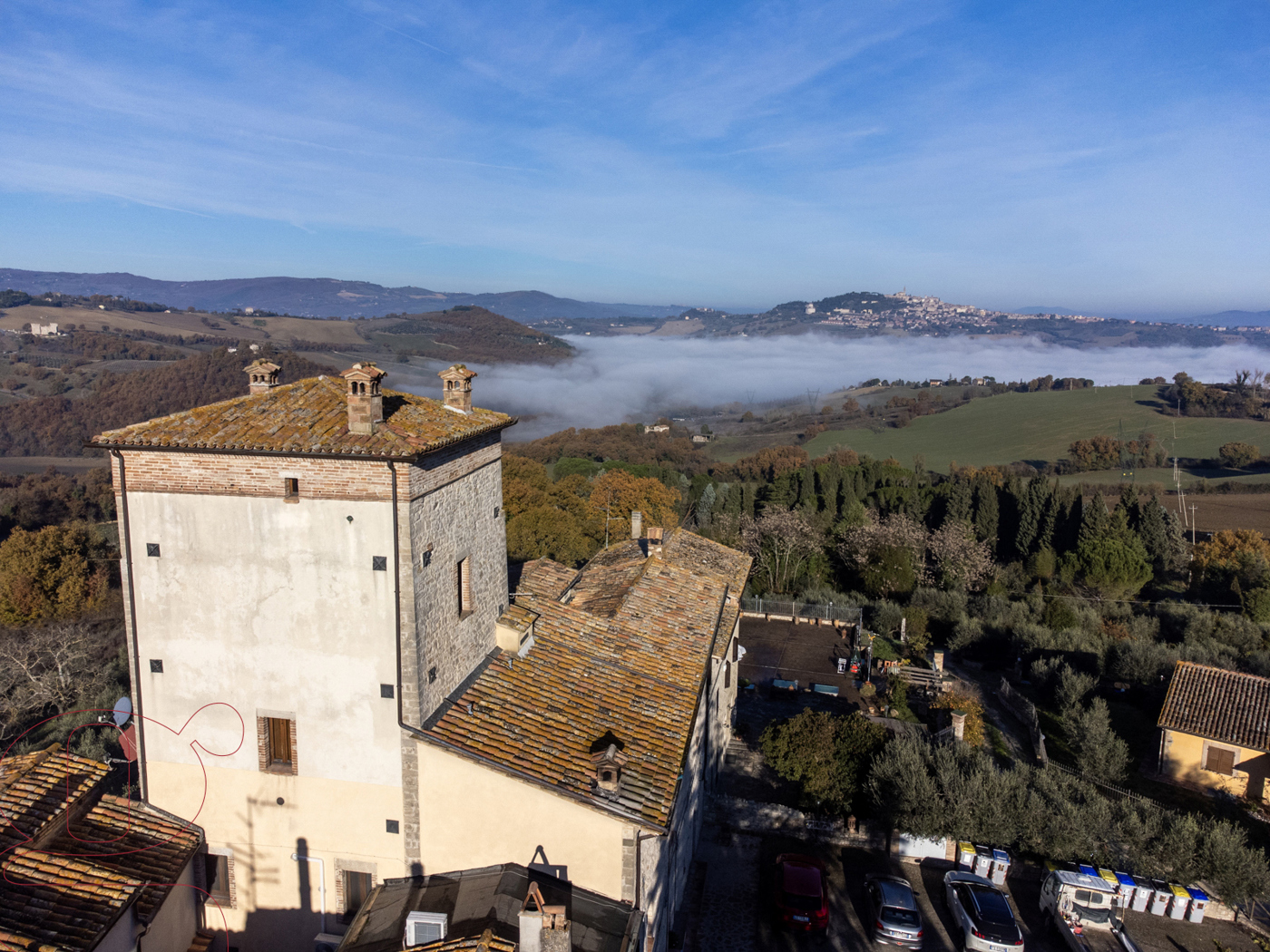 Appartamento con box a Todi