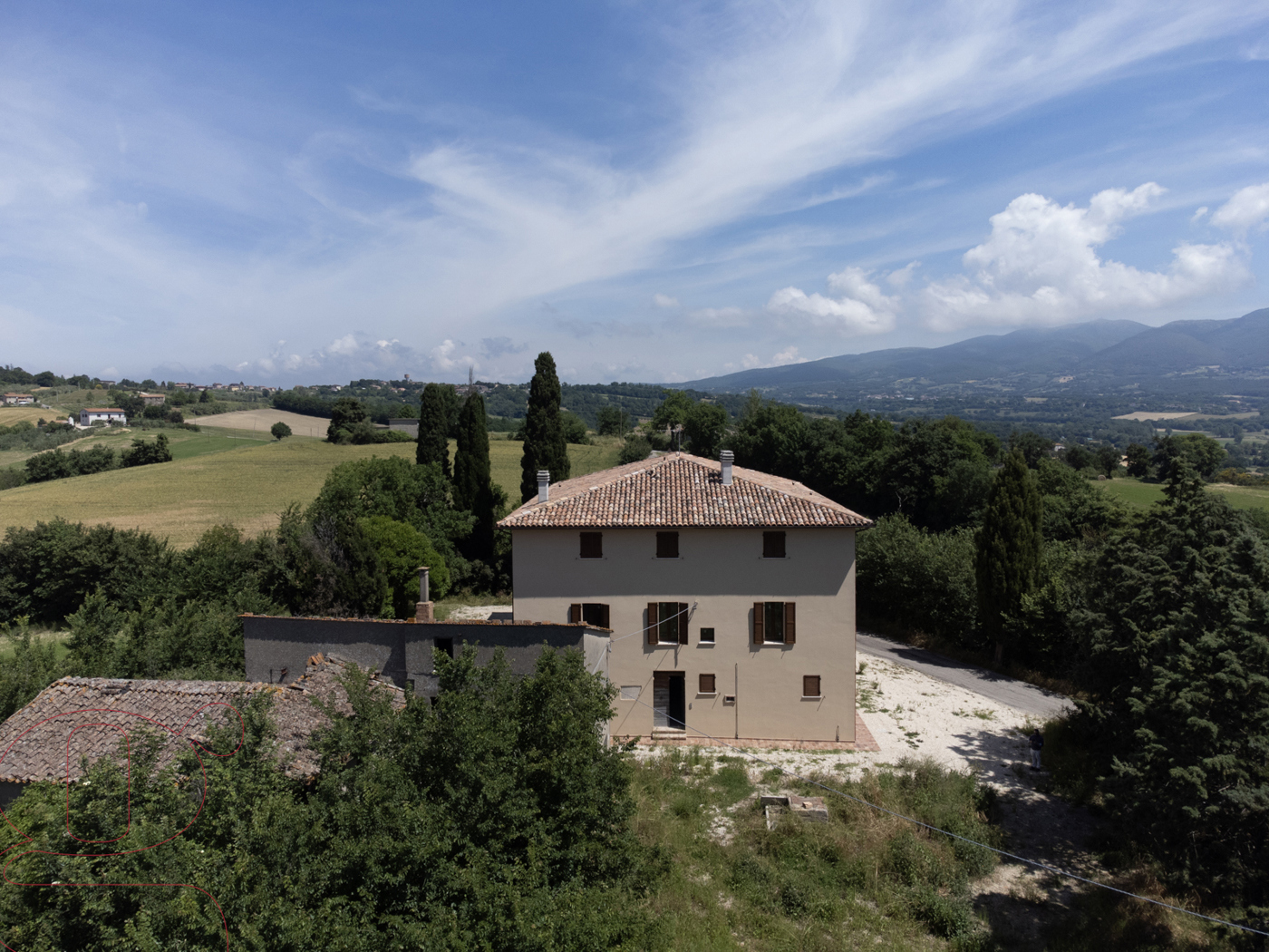 Quadrilocale con box doppio a Todi