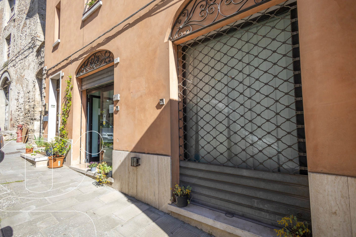 Negozio in vendita a Todi