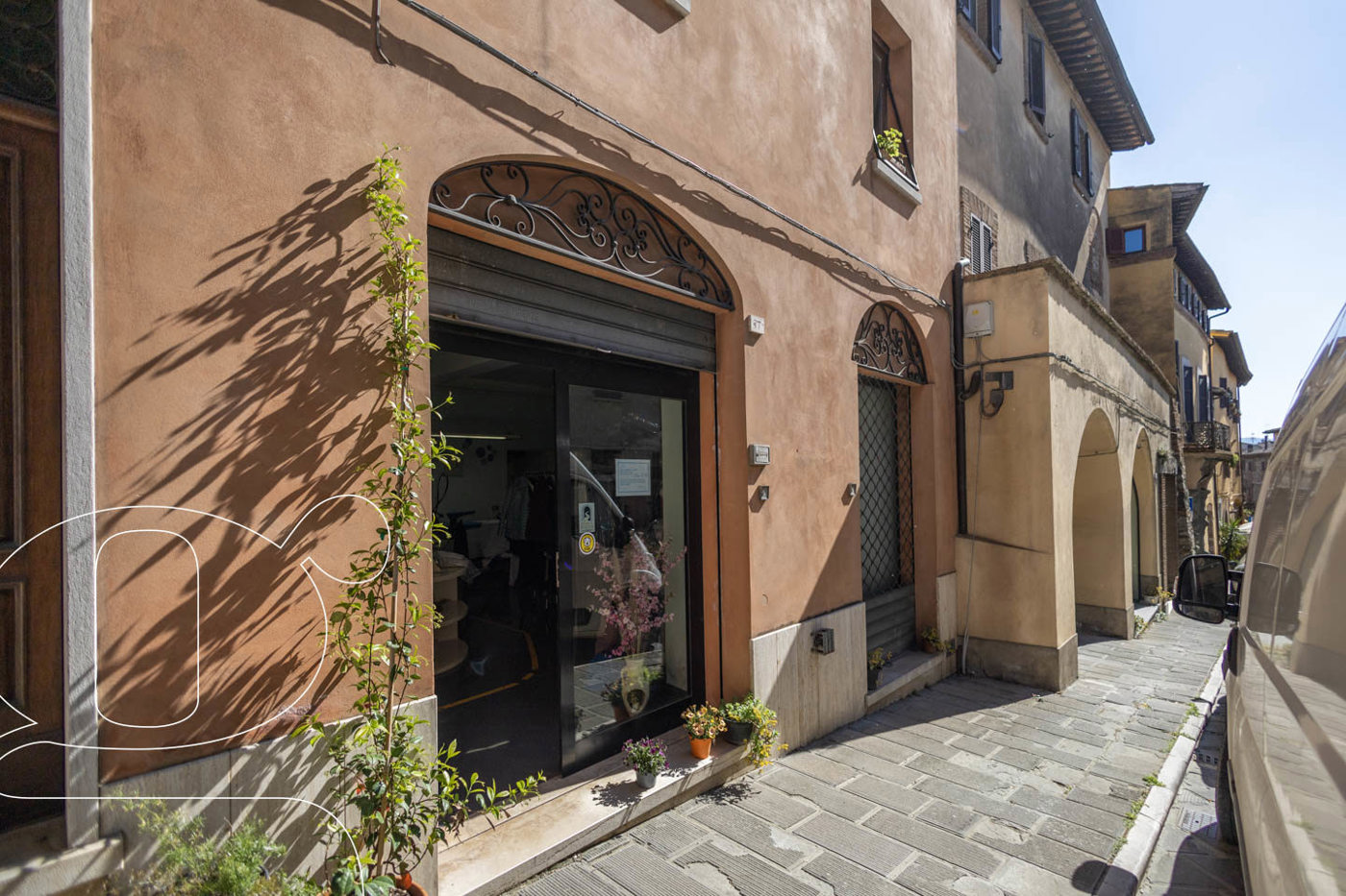 Negozio in vendita a Todi