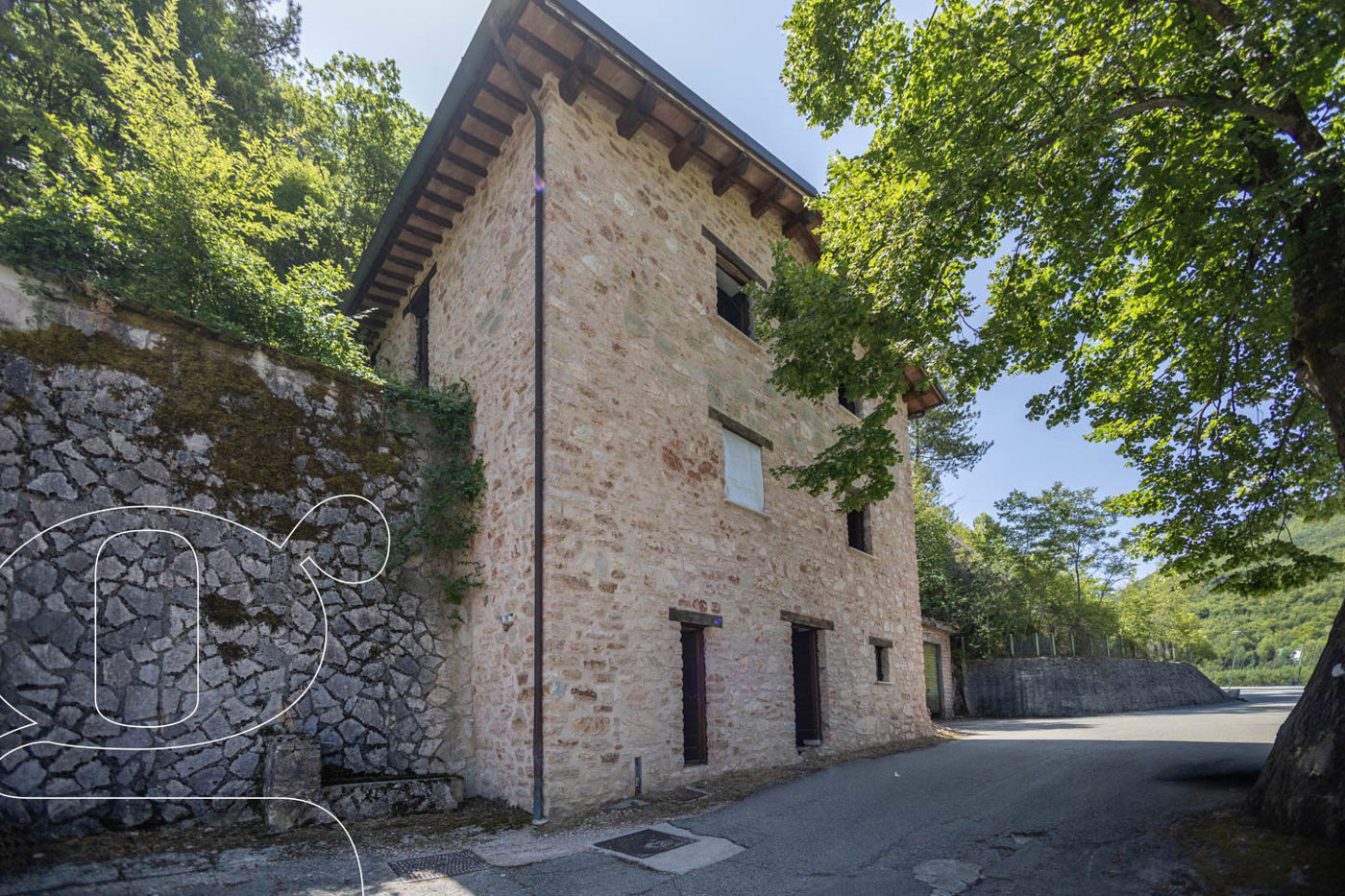 Rustico con giardino a Poggiodomo