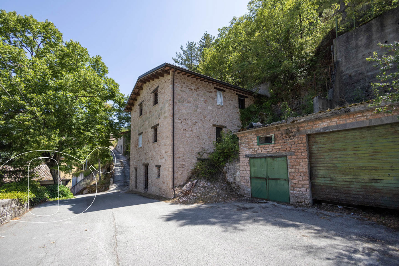 Rustico con giardino a Poggiodomo