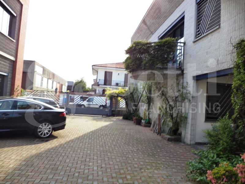 Capannone in vendita a Vermezzo con Zelo