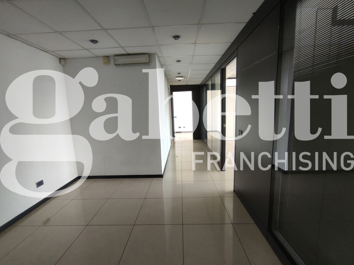 Ufficio ristrutturato a Trezzano sul Naviglio