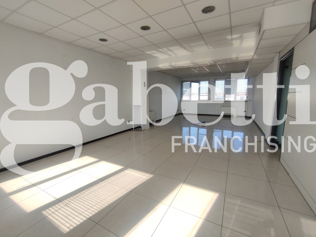 Ufficio ristrutturato a Trezzano sul Naviglio