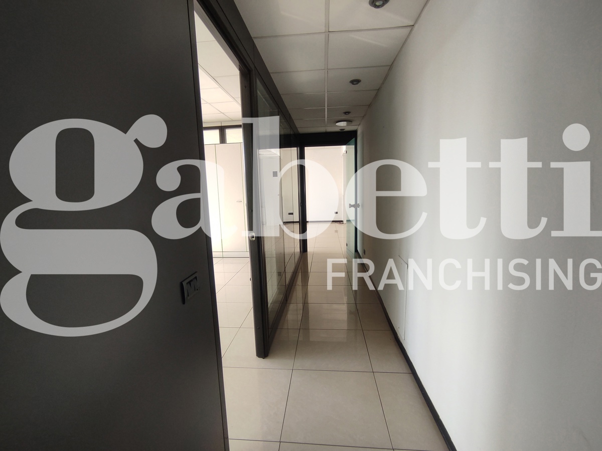 Ufficio ristrutturato a Trezzano sul Naviglio