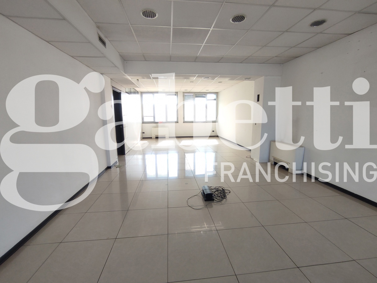 Ufficio ristrutturato a Trezzano sul Naviglio