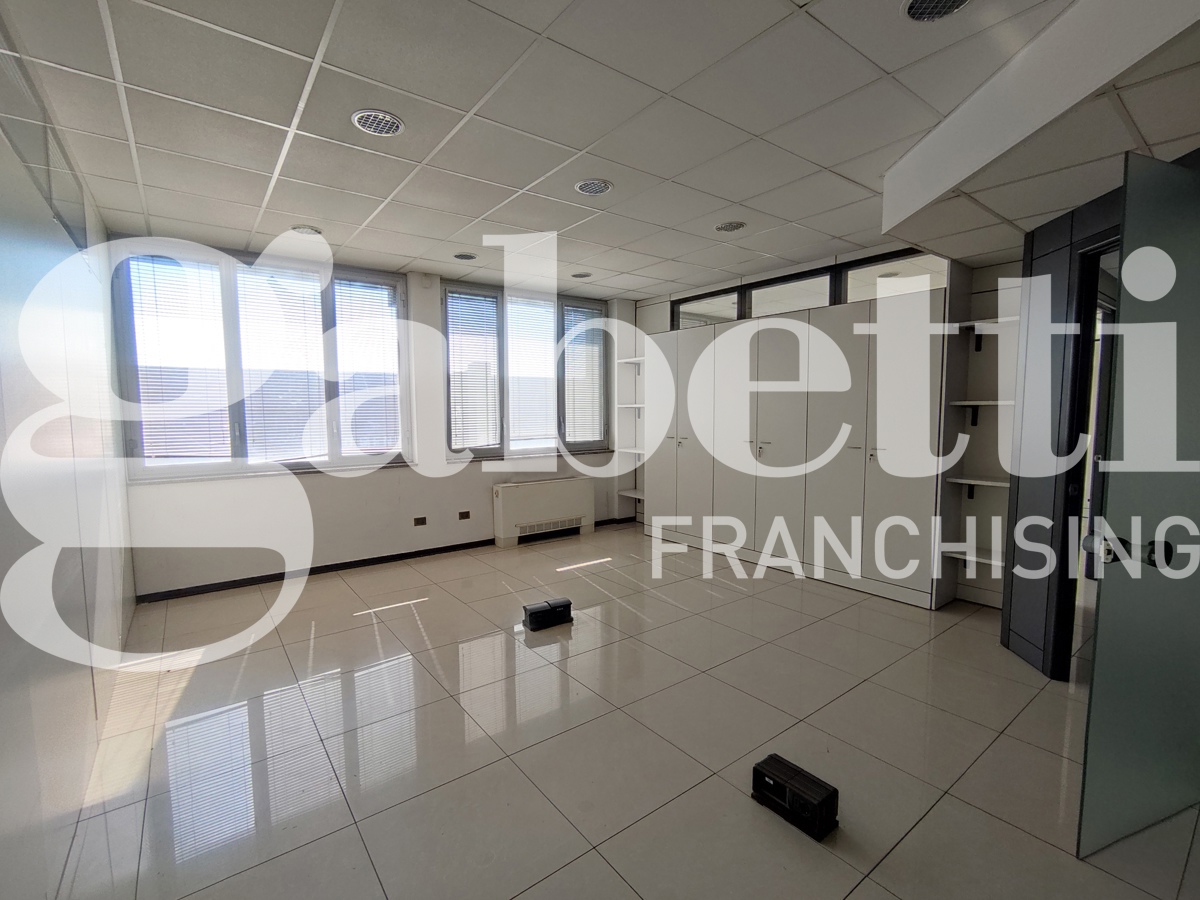 Ufficio ristrutturato a Trezzano sul Naviglio