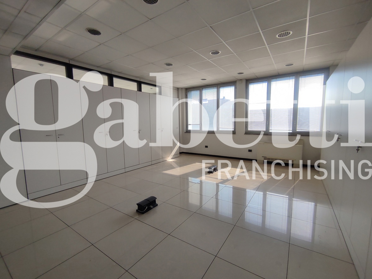 Ufficio ristrutturato a Trezzano sul Naviglio