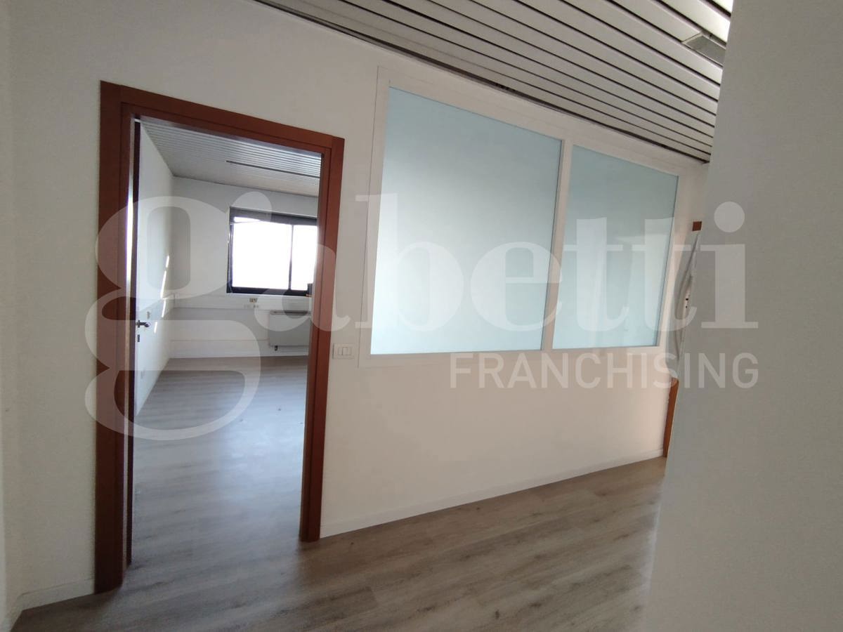 Ufficio in affitto a Trezzano sul Naviglio