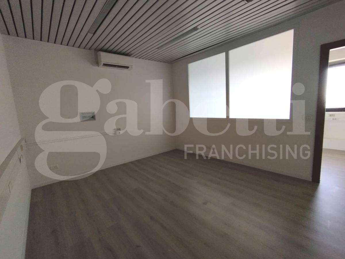 Ufficio in affitto a Trezzano sul Naviglio