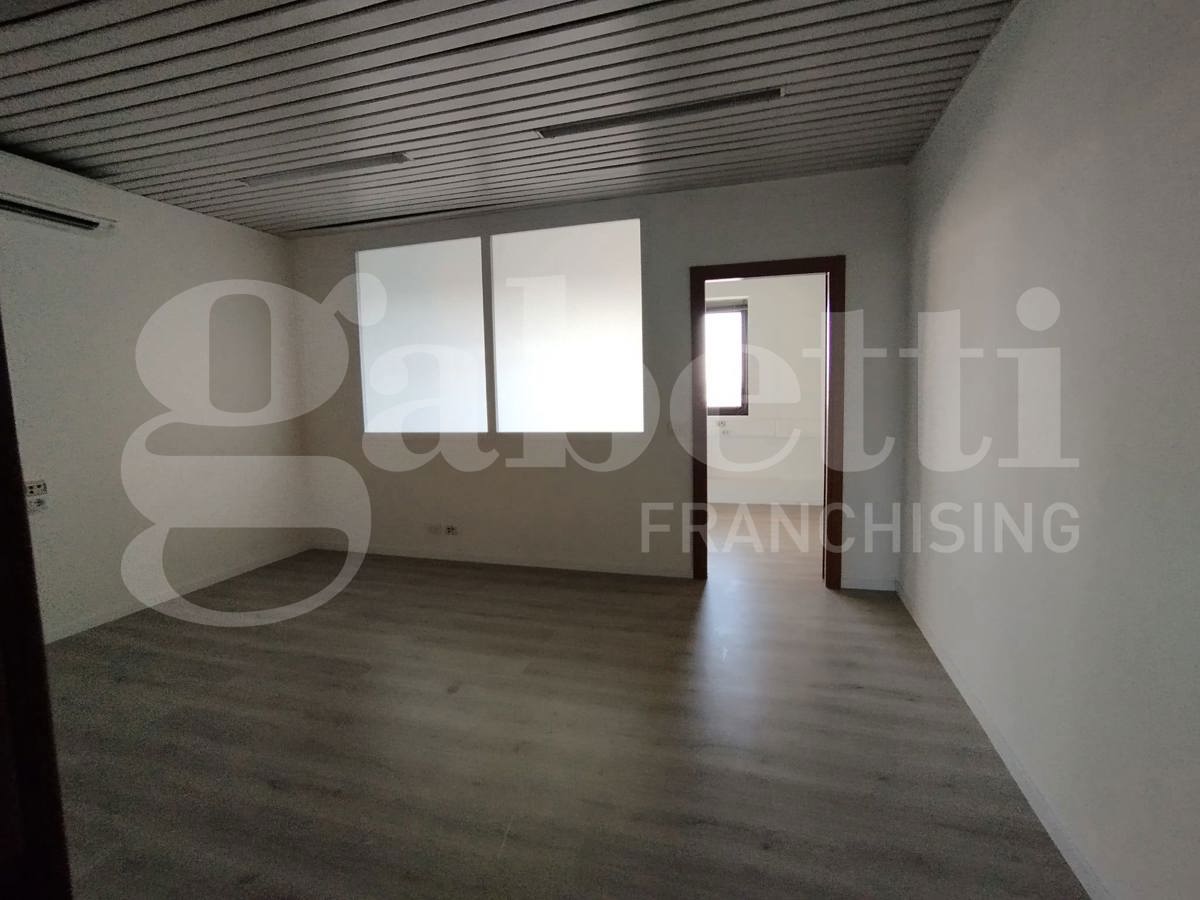 Ufficio in affitto a Trezzano sul Naviglio