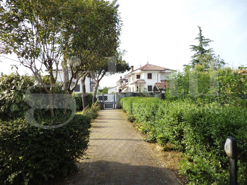 Stabile/Palazzo in vendita a Vermezzo con Zelo
