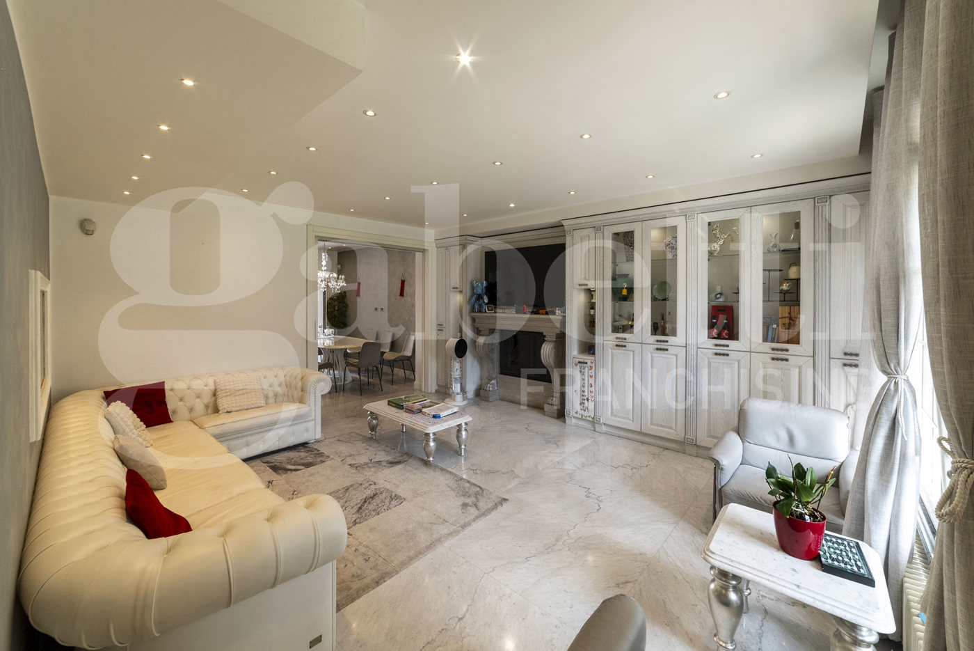 Villa con giardino a Trezzano sul Naviglio
