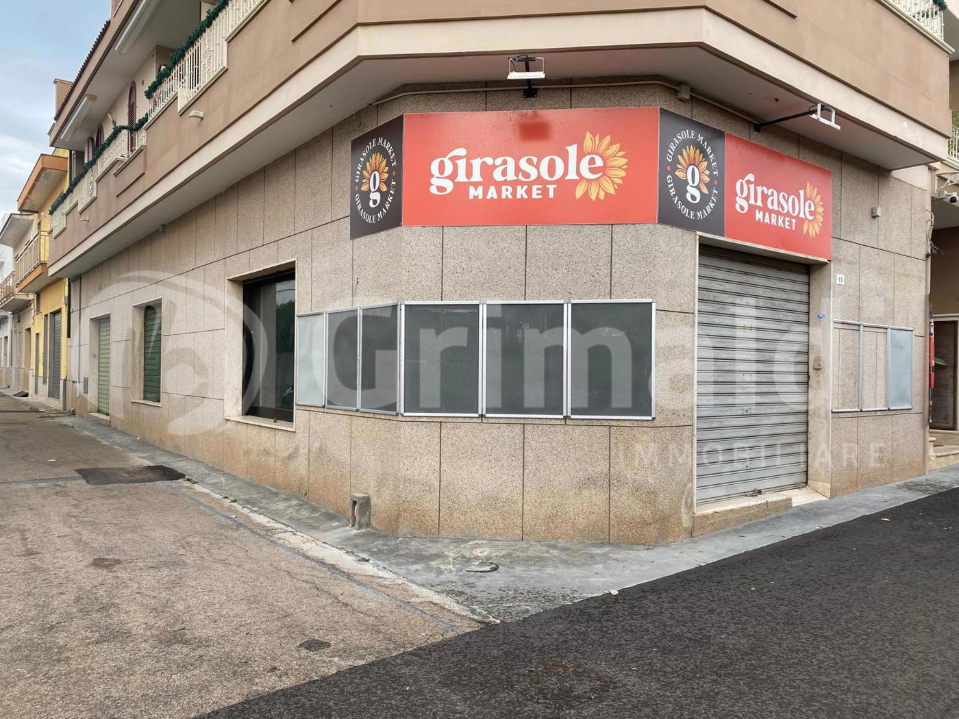 Locale commerciale in affitto a Tuglie