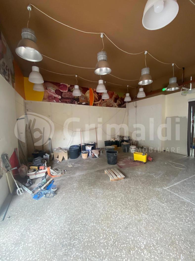 Locale commerciale in affitto a Tuglie