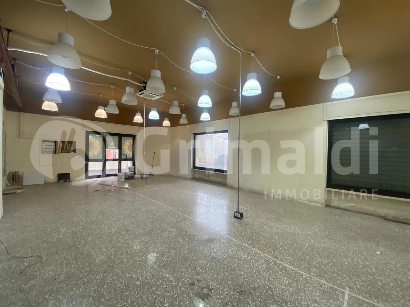 Locale commerciale in affitto a Tuglie