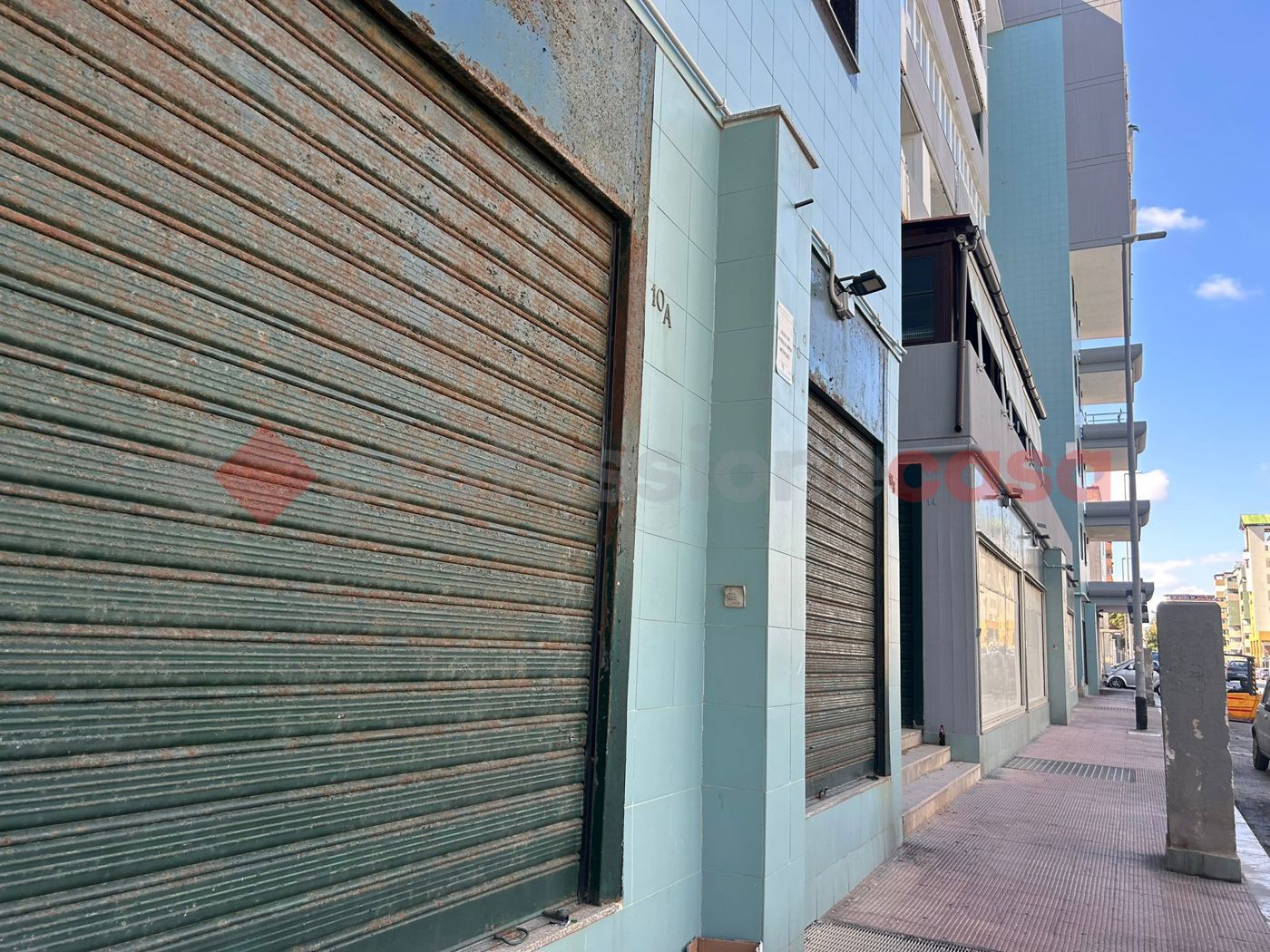 Magazzino con box doppio a Bari