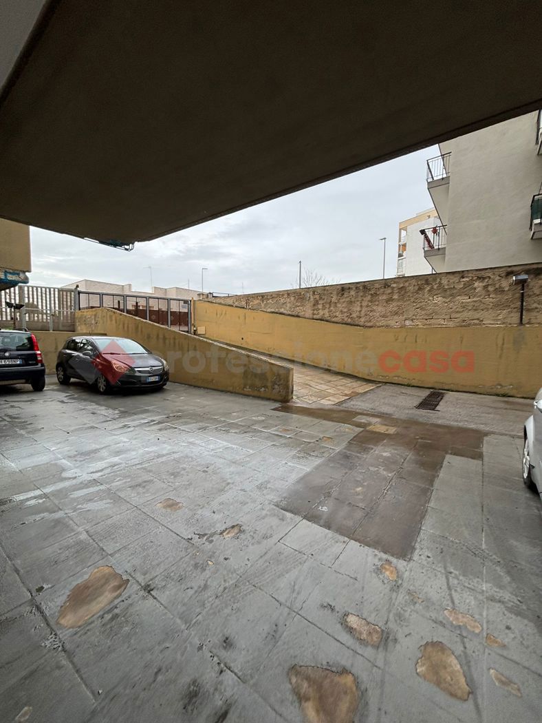 Box/Garage 36mq in vendita a Bari