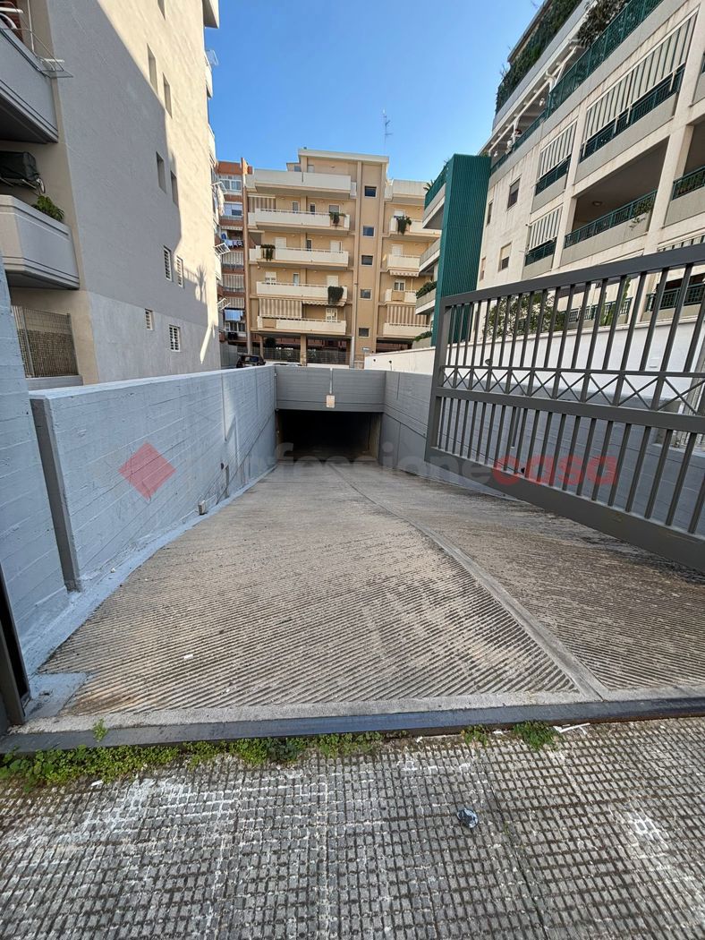 Box/Garage 27mq in vendita a Bari